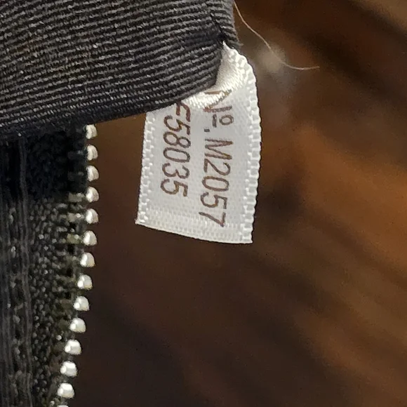 Coach Corner Zip Wristlet in Signature Canvas Black - Picture 4 of 4